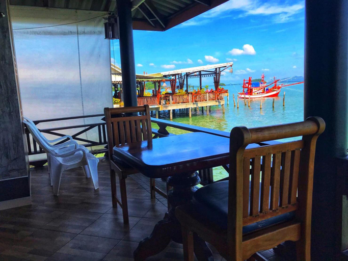 Food & Drinks 4, The mangrove old town, Ko Lanta