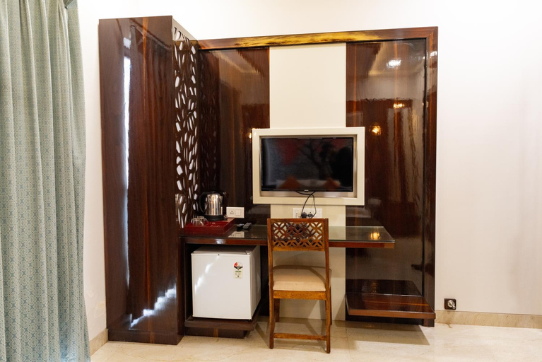 Others 5, Meraki Inn , North 24 Parganas