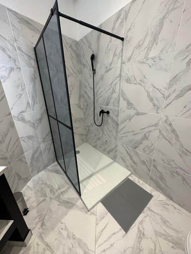 Bathroom 3, La maison de Giulia Menton, Alpes-Maritimes