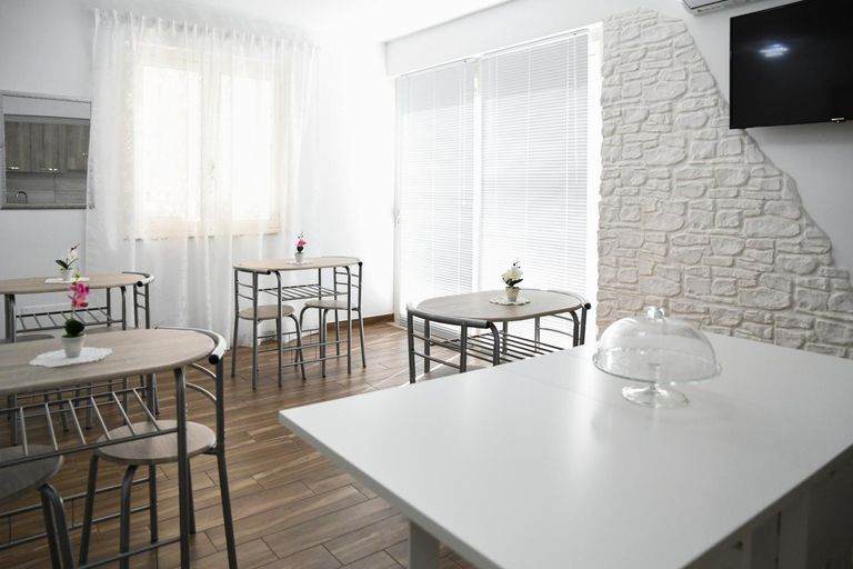 Food & Drinks, ATHENA, Reggio Di Calabria
