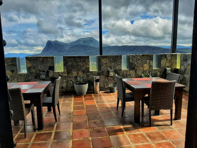 Food & Drinks 5, Fort WindShire, Nuwara Eliya