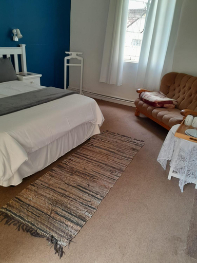 Others 4, UNDERBERG INN, Sisonke