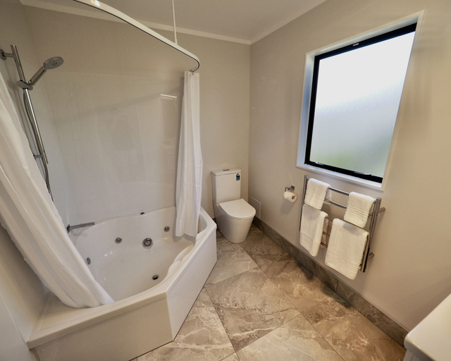 Bathroom 3, Bk's Pohutukawa Lodge, Whangarei
