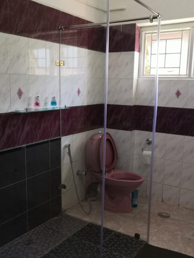 Bathroom 3, Narmada Holiday Home, The Nilgiris