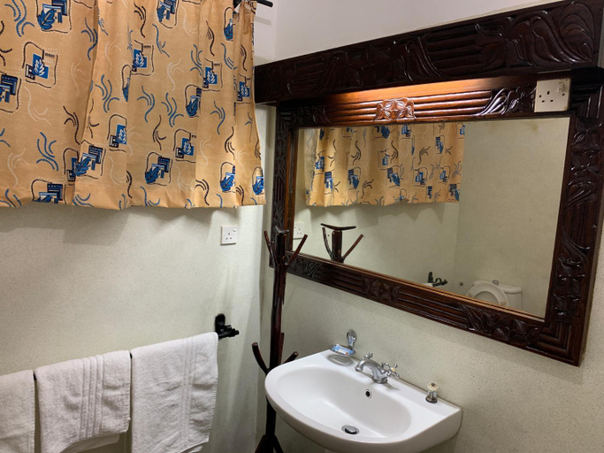 Bathroom 5, Villa Ameera Malindi, Malindi