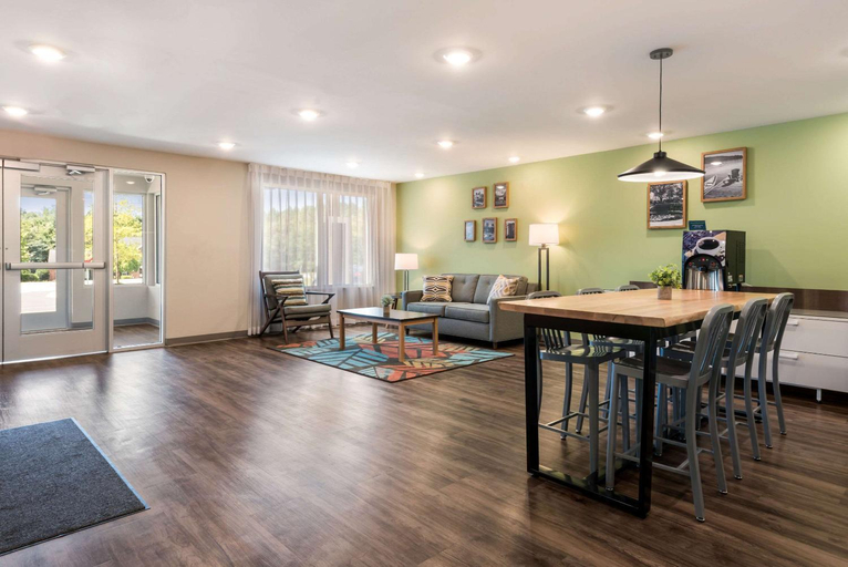 Public Area 2, WoodSpring Suites Greensboro - High Point North, Guilford