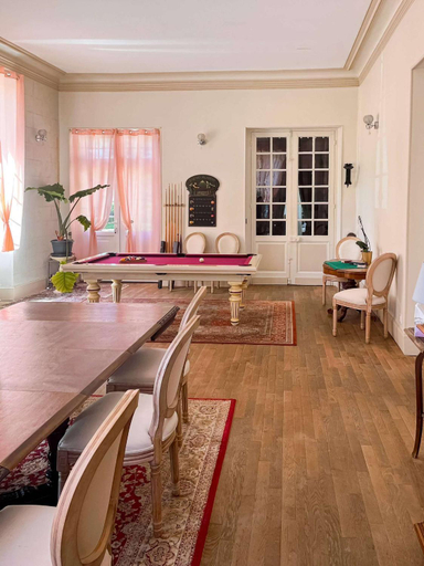 Food & Drinks 4, The Rooms of Vilmorais, Cher