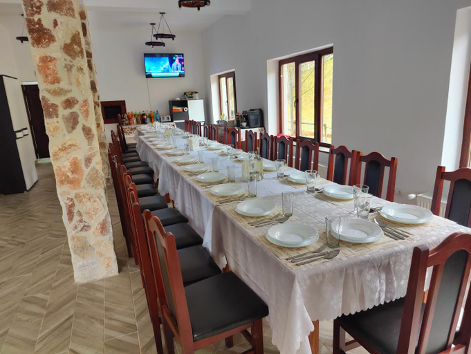 Food & Drinks, Pensiunea Trei Brazi Arieseni, Arieseni