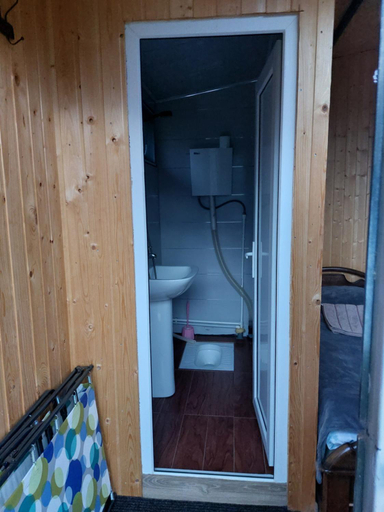 Bathroom 3, Mtissa, Kazbegi