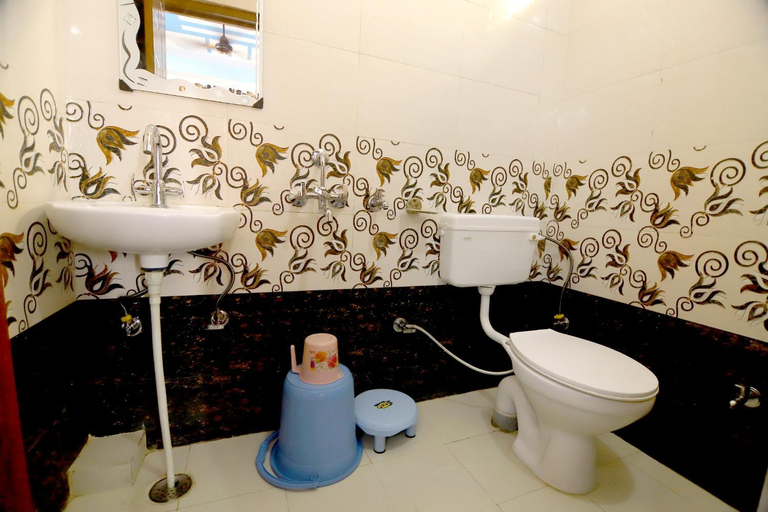 Bathroom 4, Comfort Inn Homestay, Dehradun