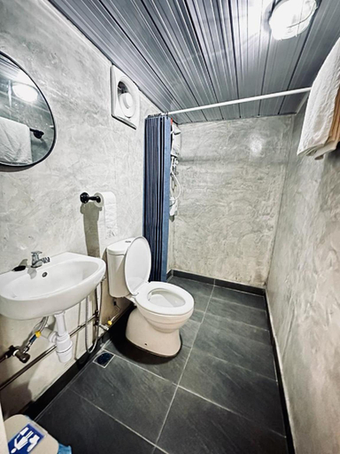Bathroom 3, Ardour Lodge - Room A5(DUPLEX COUPLE ROOM), Pulau Penang