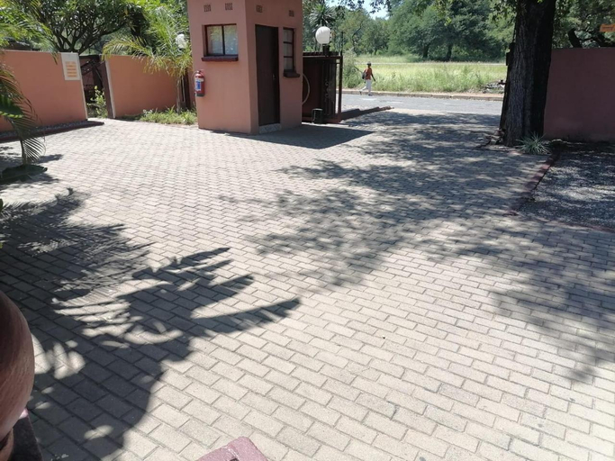 Others 2, butterfly tree guesthouse, Mopani