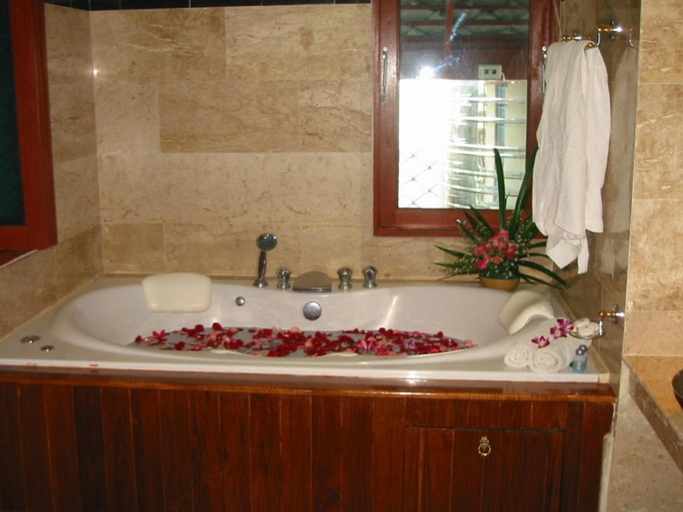 Bathroom 3, Mac Resort Hotel, Koh Chang