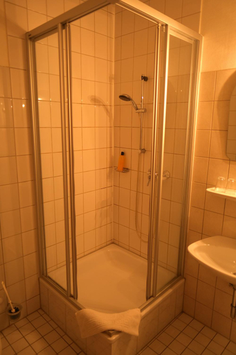 Others 5, Hotel Zur Linde, Salzgitter