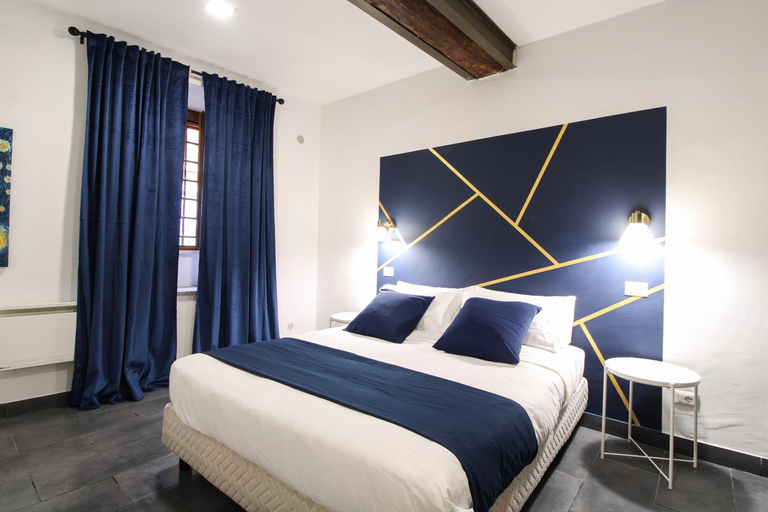 Bedroom, Charming Large Apartment - 3 Bedroom in Trastevere, Rome
