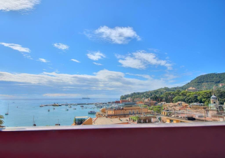Exterior & Views 12