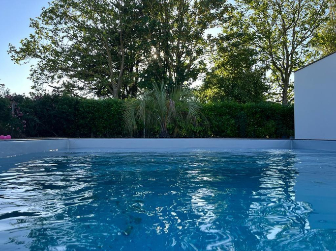 Others 5, Entre Mer & Filles, Charente-Maritime