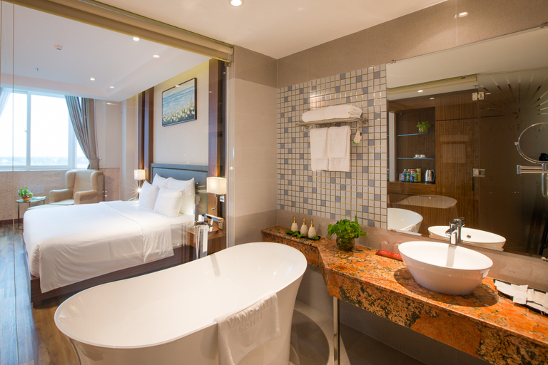 Bathroom 5, Van Phat Riverside Hotel, Ninh Kiều