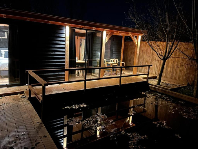 Exterior & Views 1, Casa aan de Plas, B&B met sauna en hottub of jacuzzi, Nieuwkoop