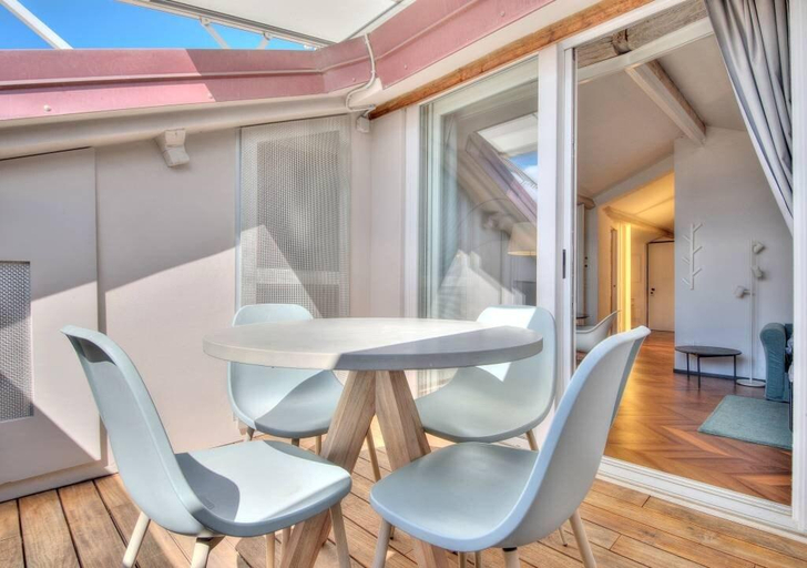 Exterior & Views 11