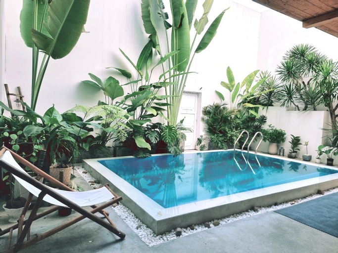 Swimming Pool 8