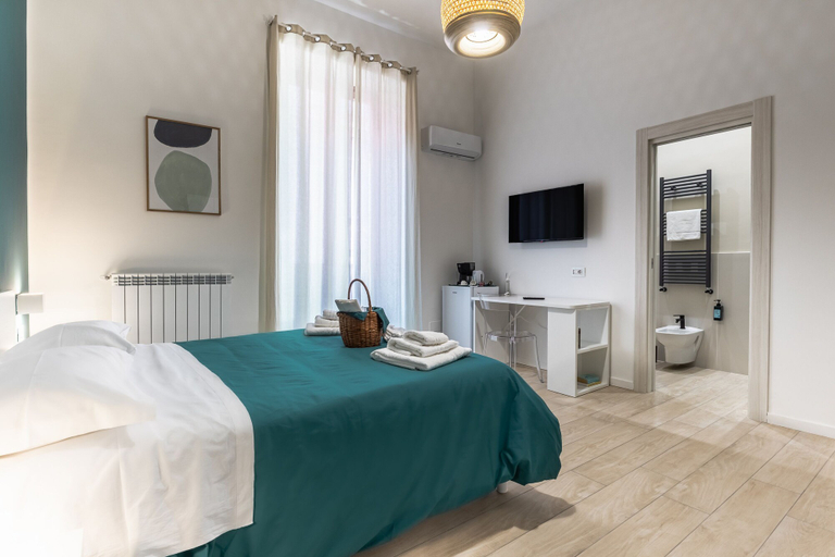 Bedroom 3, Rua de Mar Chiatamone, Napoli
