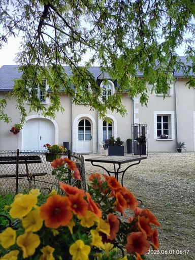 Others 3, VILLA ESPERANZA Chambre de plain-pied, independante, a 200 m du chateau de Valencay proche Zoo de Be, Indre