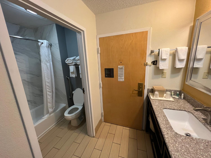 Bathroom 4, Quality Inn Richmond Airport, Henrico