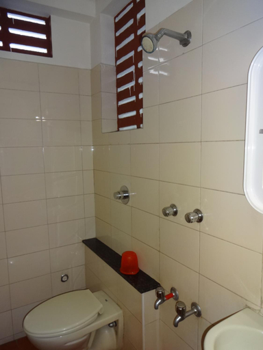 Bathroom 3, Aditya Inn, Puducherry