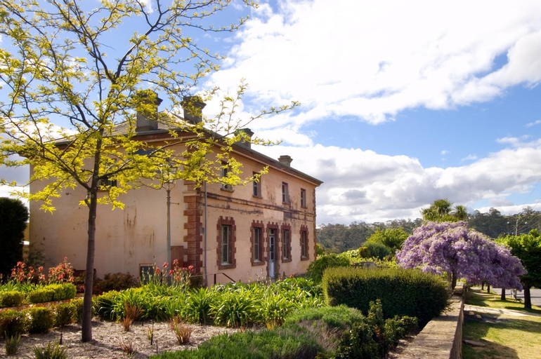 Exterior 15