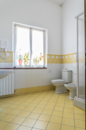 Bathroom 2, Affittacamere "LA VALLE", La Spezia