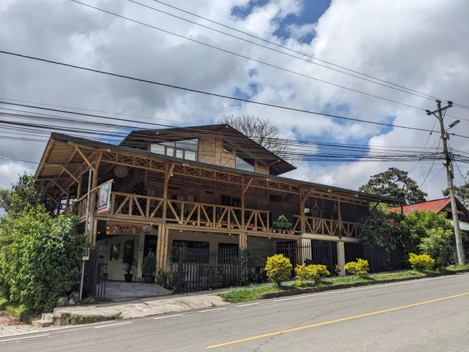 Exterior & Views