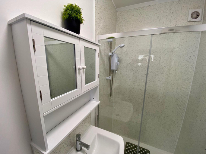 Bathroom 2, Bridlington Bay Apartments, East Riding of Yorkshire