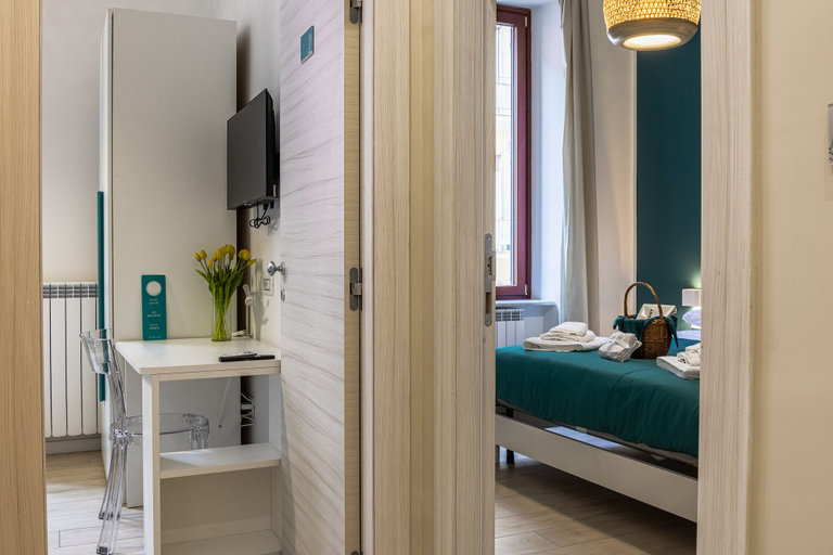 Bedroom 4, Rua de Mar Chiatamone, Napoli