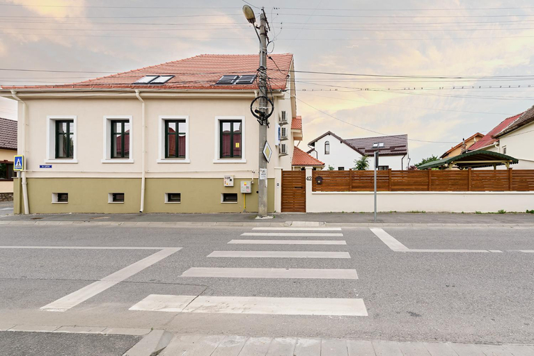Others 4, CHIC VOYAGE, Sibiu