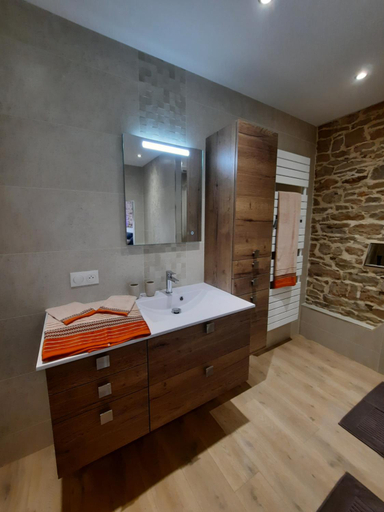 Bathroom 2, Les etangs du moulin d'Harcy, Ardennes