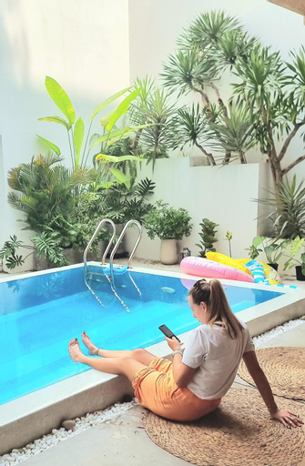 Swimming Pool 4
