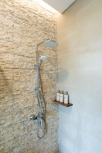 Bathroom 4, Angan Angan Villas, Badung