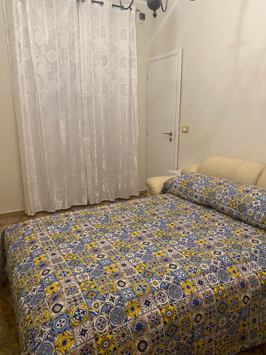 Others 5, B&B MAGEVA, Napoli