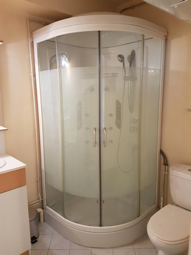 Bathroom 13