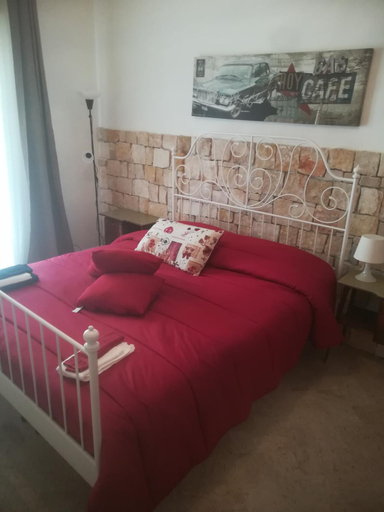 Others 5, GIANNA HOUSE, Bari