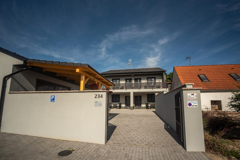Others 4, Penzion u Vadovicu, Znojmo