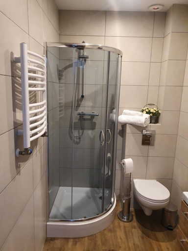 Bathroom 5, Willa Maciejka, Gdańsk City