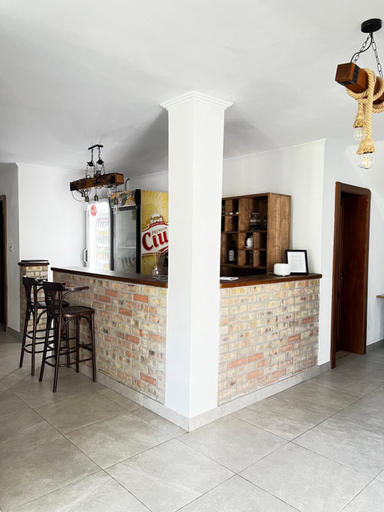 Food & Drinks, Pensiunea Lili’s House, Buchin