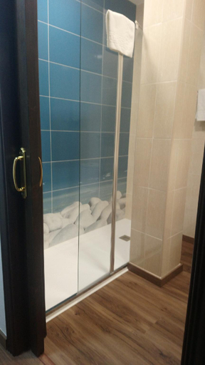 Bathroom 5, Hotel Sostenible La Laguna, Cáceres