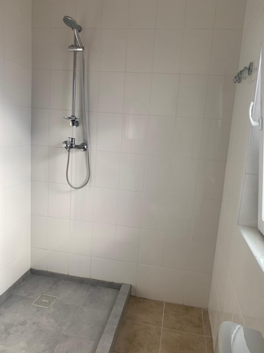 Bathroom 3, ZIG ZAG, Kamianets'-Podil's'ka
