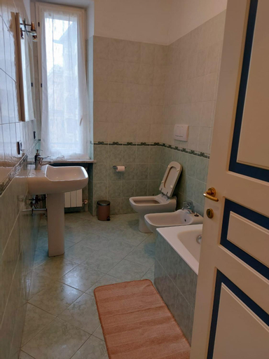 Bedroom 3, Brignole A, Genova