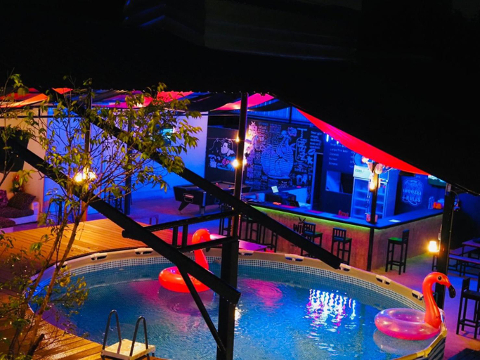Others 5, Wild Ones Hostel, Phasi Charoen
