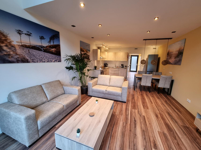 Others 4, DW Castricum, Castricum
