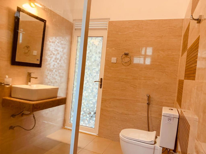 Bathroom 3, Elegant Lake Yala Safari House, Thissamaharama